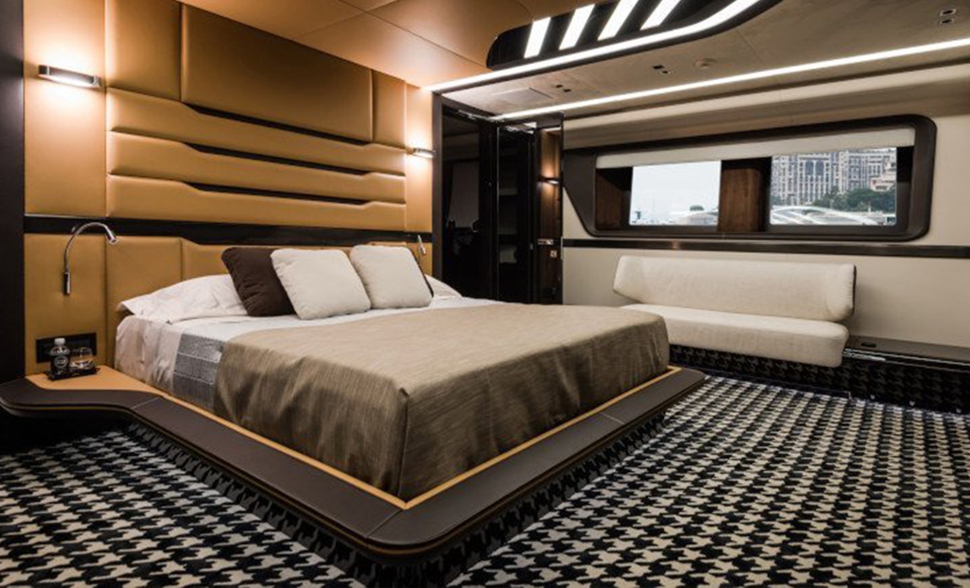 Cùng Khám Phá Nội Thất 12 Triệu Đô Bên Trong Siêu Du Thuyền Porsche